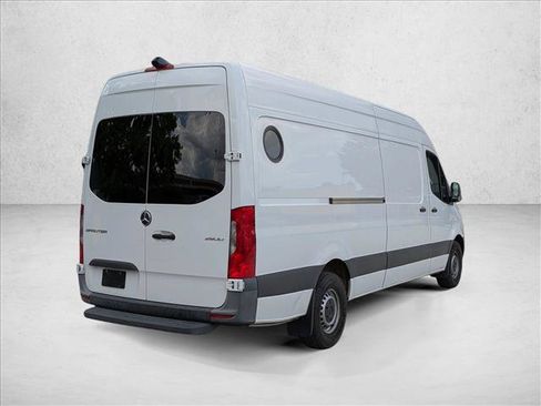 Used 2021 Mercedes-Benz Sprinter 2500 image 6
