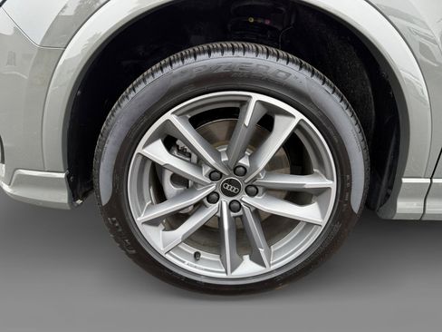 Certified 2025 Audi Q3 2.0T Premium w/ Convenience Package image 9