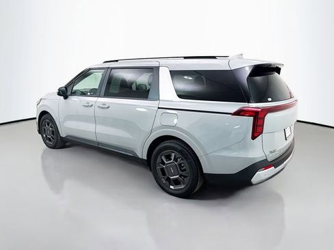 Used 2026 Kia Carnival EX FWD image 5