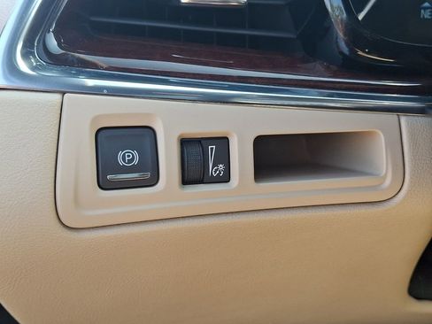 Used 2019 Cadillac XT5 Premium Luxury AWD/4WD image 24