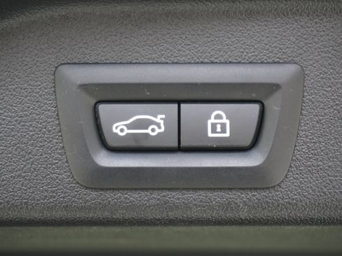 Used 2022 BMW X5 sDrive40i w/ Parking Assistance Package image 31