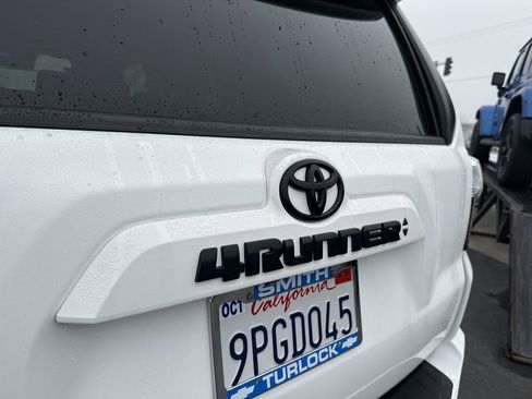 Used 2023 Toyota 4Runner SR5 Premium image 31