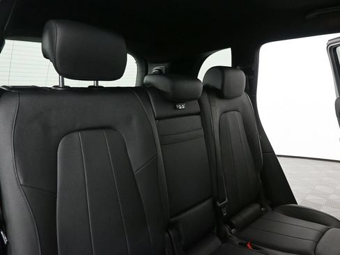 Used 2022 Mercedes-Benz GLB 250 4MATIC image 21