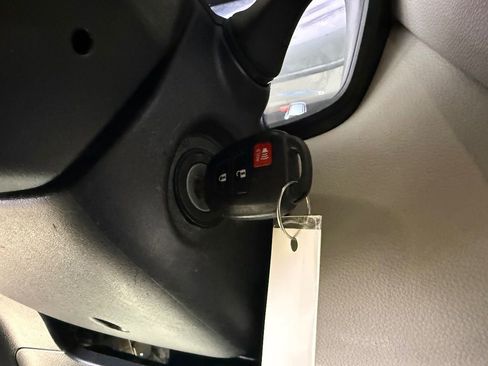 Used 2022 Toyota Corolla Cross L image 25