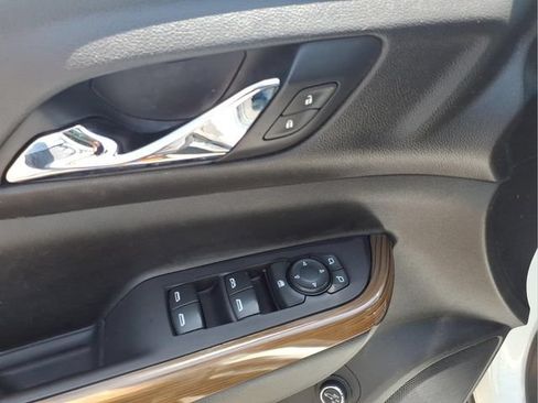 Used 2020 GMC Acadia SLE w/ Driver Convenience Package FWD image 13