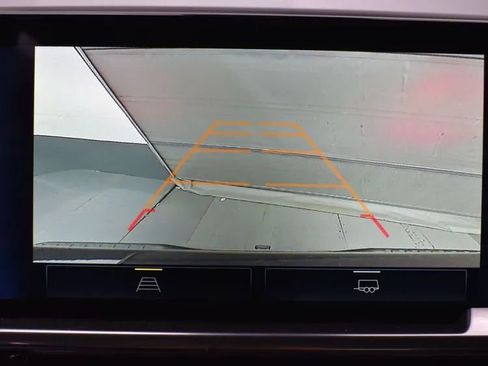 Used 2023 Chevrolet Silverado 1500 LT image 31