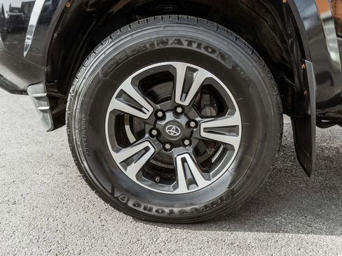 Used 2019 Toyota Tacoma TRD Sport image 28