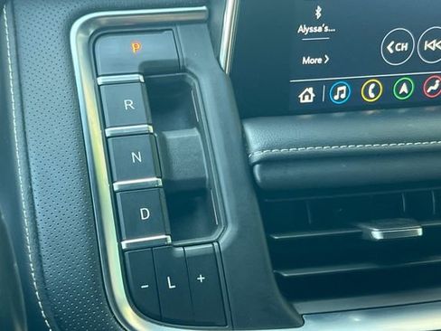 Used 2021 GMC Yukon SLT w/ Rear Media and Nav Package image 29