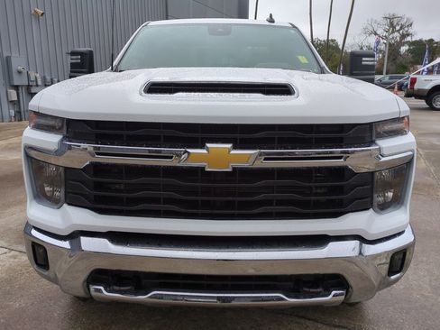 Used 2025 Chevrolet Silverado 2500 LT w/ Convenience Package image 9