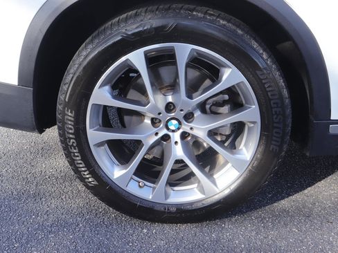 Used 2024 BMW X5 xDrive40i w/ Premium Package image 46