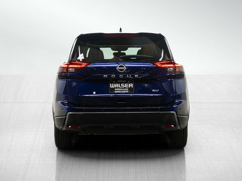 Used 2024 Nissan Rogue SV FWD image 5