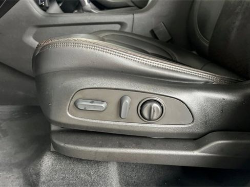 Used 2022 Chevrolet Traverse High Country image 11