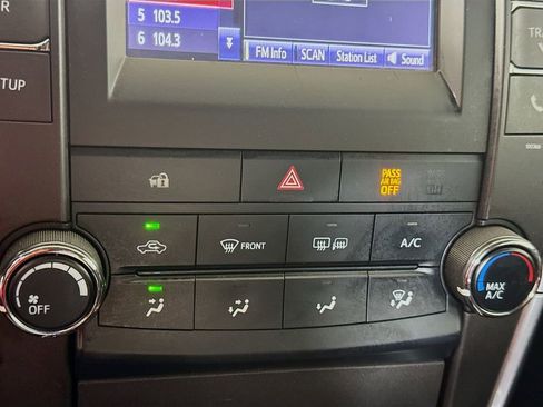 Used 2015 Toyota Camry SE FWD image 15