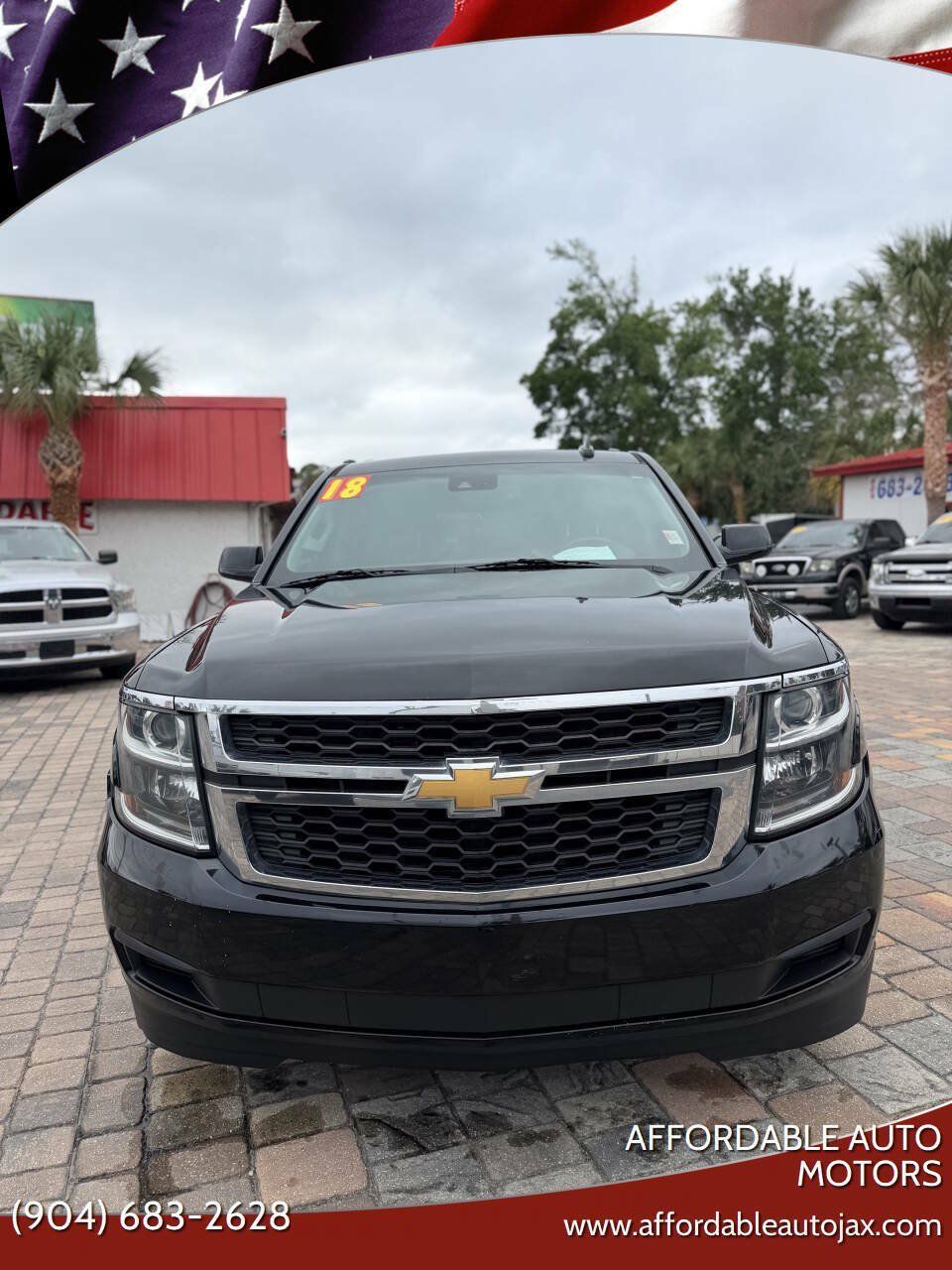 Used 2018 Chevrolet Suburban LT RWD image 1