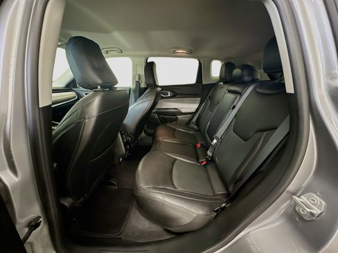 Used 2022 Jeep Compass Latitude image 28