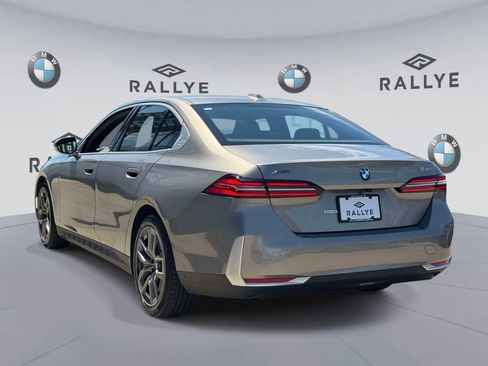 Certified 2026 BMW 530i xDrive w/ Premium Package AWD/4WD image 6