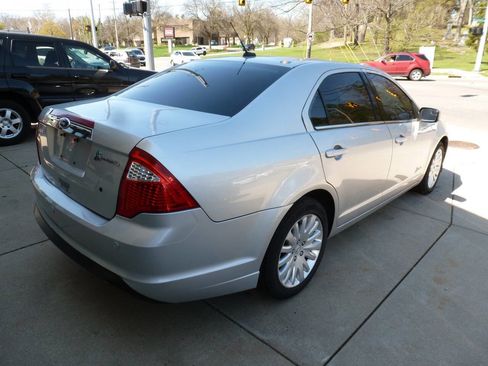 Used 2012 Ford Fusion Hybrid FWD image 2