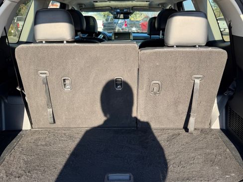 Used 2022 Kia Telluride SX w/ SX Prestige Package image 9