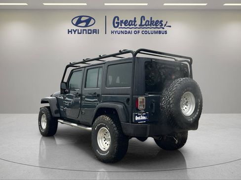 Used 2017 Jeep Wrangler Unlimited Sport AWD/4WD image 3