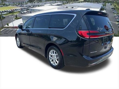 Certified 2023 Chrysler Pacifica Touring-L FWD image 23