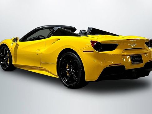 Used 2018 Ferrari 488 Spider RWD image 5