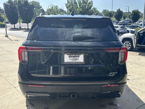 Used 2025 Ford Explorer ST-Line AWD/4WD image 8