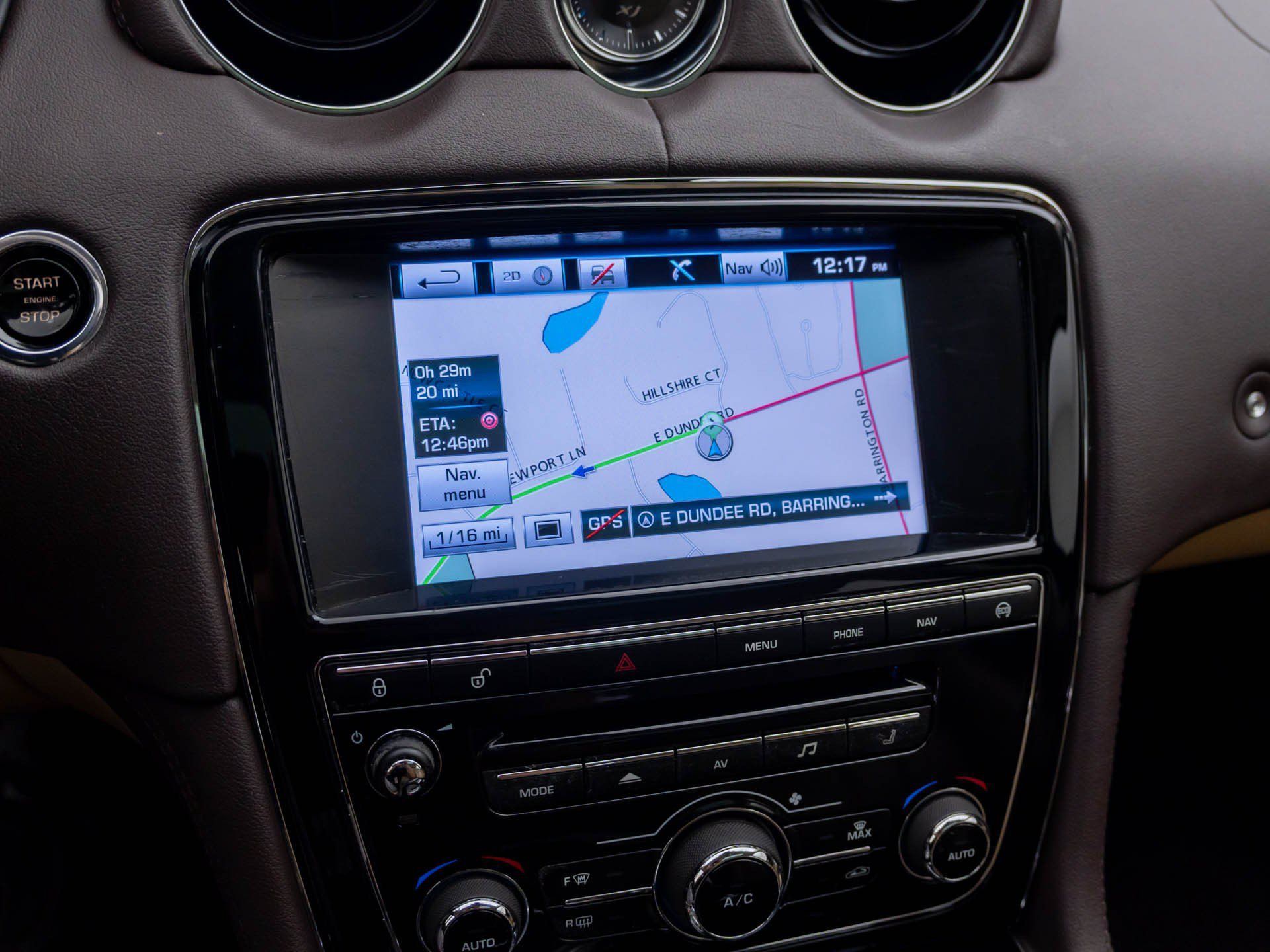Used 2015 Jaguar XJ AWD image 34