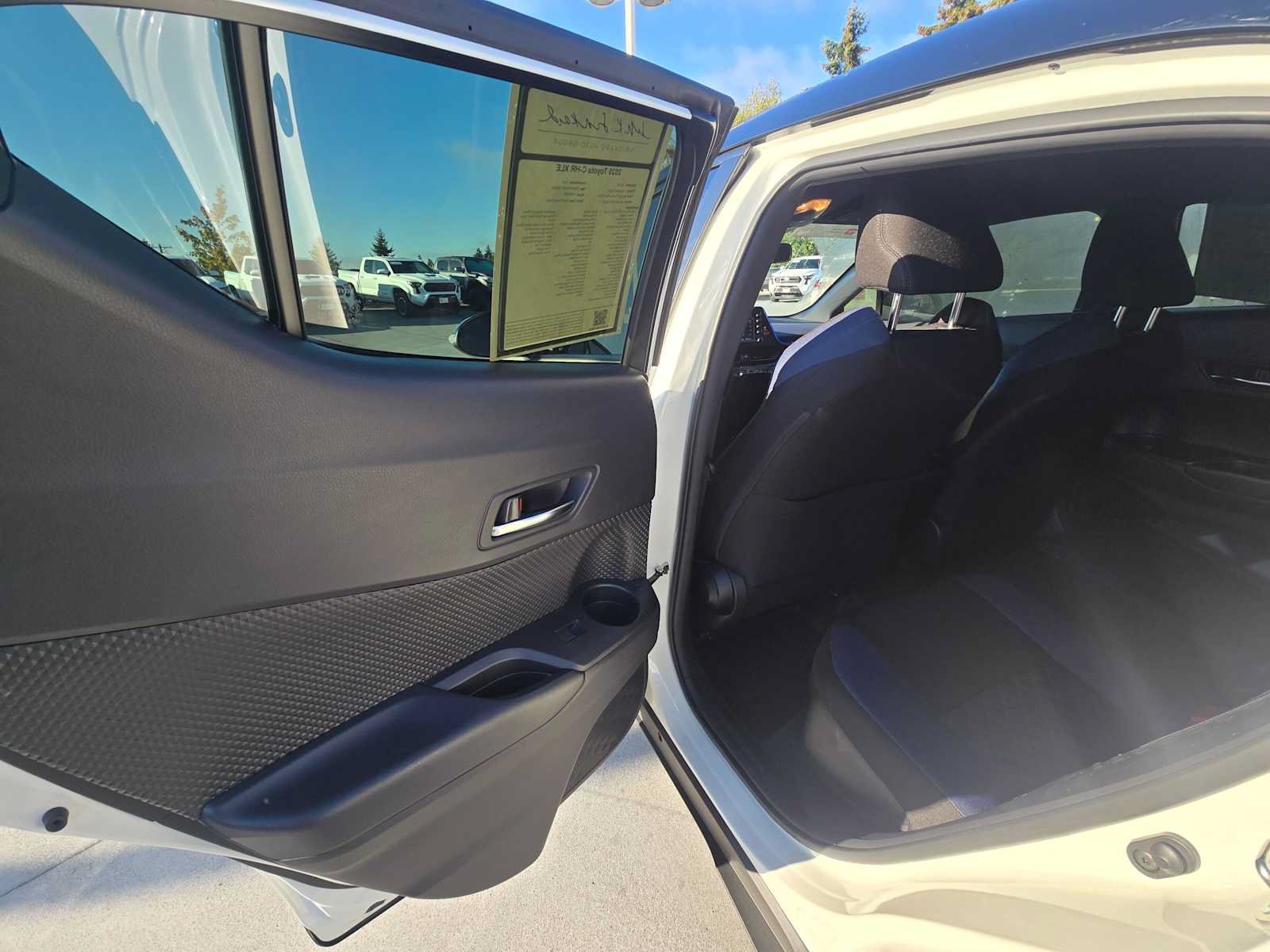 Used 2020 Toyota C-HR XLE FWD image 15