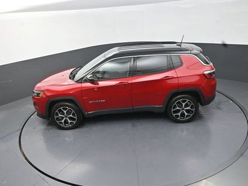 Used 2025 Jeep Compass Limited AWD/4WD image 26