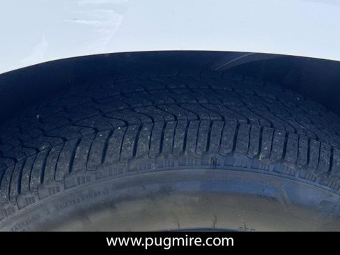 Used 2024 Chevrolet Tahoe Premier w/ Premium Package 2 image 9