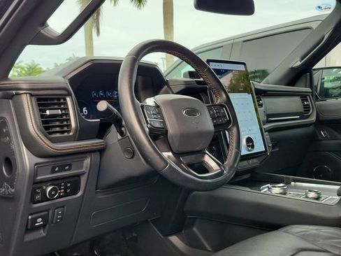 Used 2023 Ford Expedition Max Platinum AWD/4WD image 9