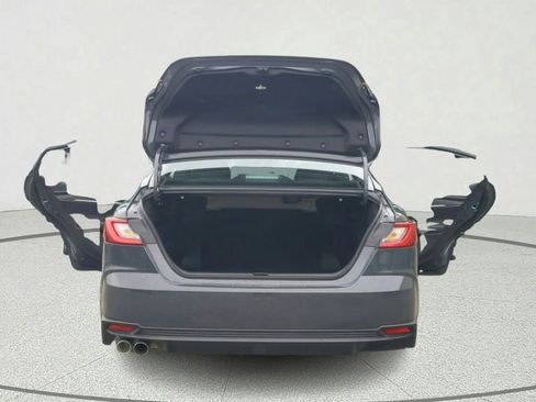 Used 2025 Toyota Camry SE image 12