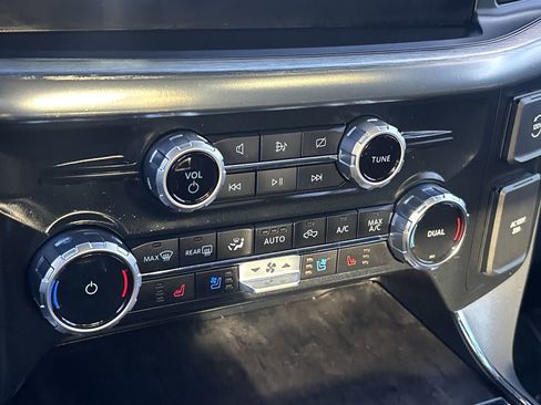 Certified 2023 Ford F150 Lariat w/ Trailer Tow Package image 17