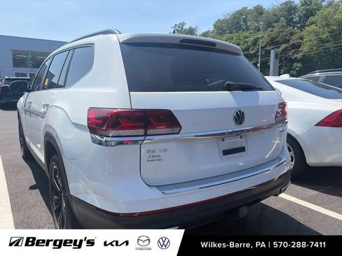 Used 2023 Volkswagen Atlas SE w/ Black Wheel Package AWD/4WD image 6