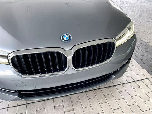 Used 2023 BMW 530e w/ Convenience Package RWD image 32