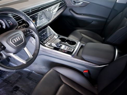 Used 2023 Audi Q8 Premium w/ Convenience Package AWD/4WD image 20