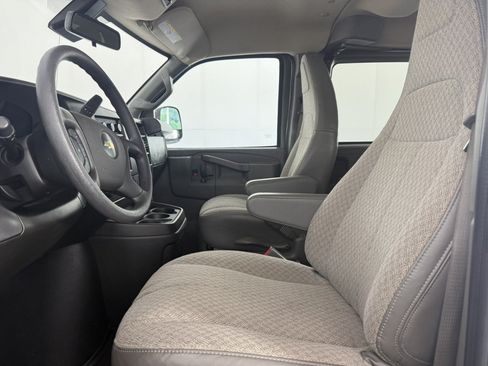 Used 2024 Chevrolet Express 3500 LT w/ LT Preferred Equipment Group RWD image 15