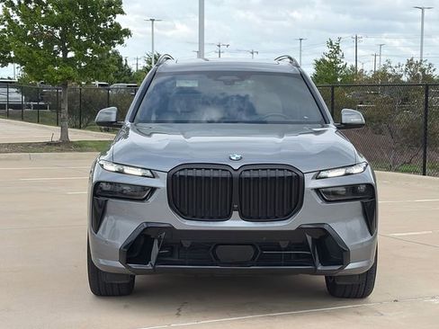 Used 2024 BMW X7 xDrive40i w/ Executive Package image 2