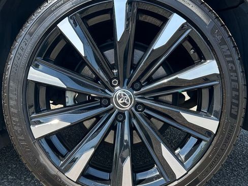 Certified 2024 Toyota Crown Platinum AWD/4WD image 27