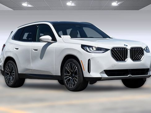 Used 2025 BMW X3 xDrive30i w/ Convenience Package image 6