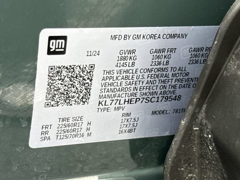 Used 2025 Chevrolet Trax LT FWD image 24