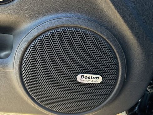 Used 2013 Chevrolet Camaro ZL1 image 10