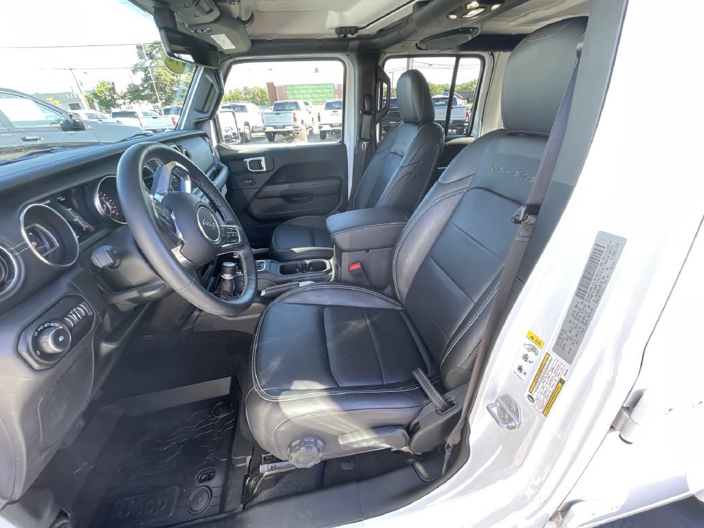 Used 2018 Jeep Wrangler Unlimited Sahara AWD/4WD image 19