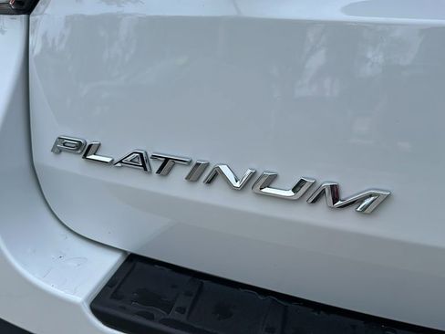 Used 2025 Ford Explorer Platinum image 9
