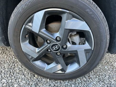 Used 2020 Hyundai Venue SEL w/ Convenience + Premium Package image 10