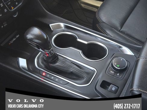 Used 2021 Chevrolet Traverse Premier w/ Redline Edition FWD image 16
