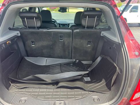 Used 2017 Chevrolet Trax LT w/ LT Convenience Package image 9