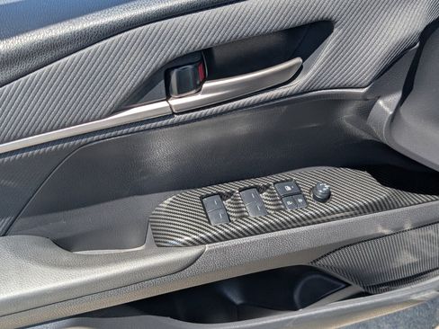 Used 2025 Toyota Camry SE FWD image 15