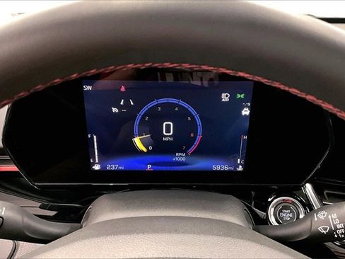 Used 2025 Chevrolet Trax RS w/ Driver Confidence Package image 25