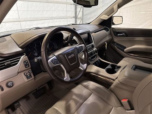 Certified 2020 GMC Yukon XL SLT w/ Open Road Package image 10